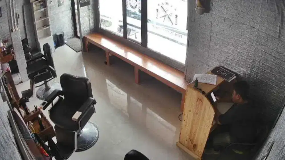 Di butuhkan kasir atau barberman babakan madang