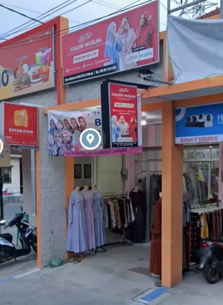 Jaga toko baju busana muslim