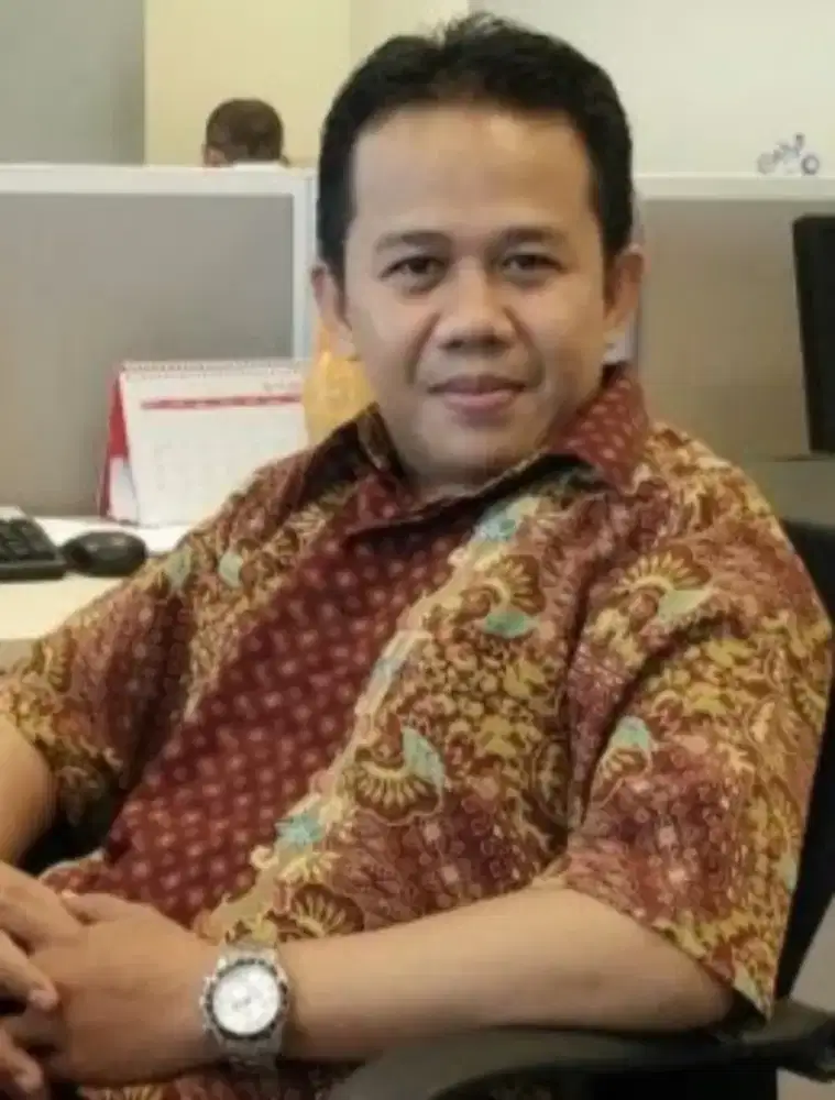 Saya sedang mencari pekerjaan sebagai driver pribadi atau kantor