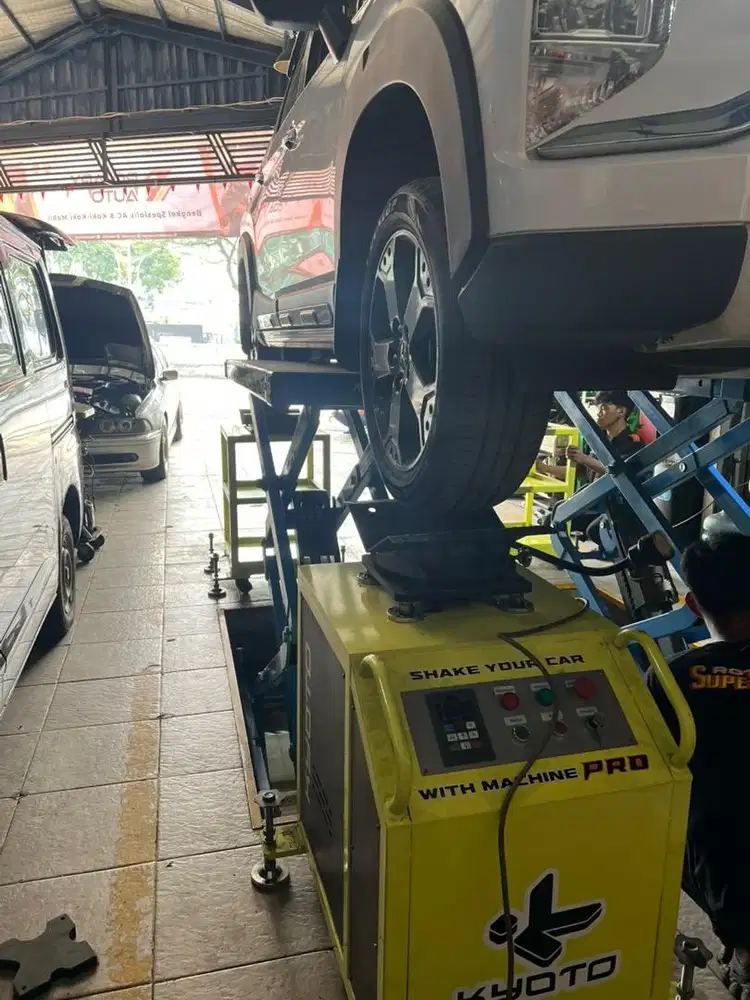Kasir bengkel mobil