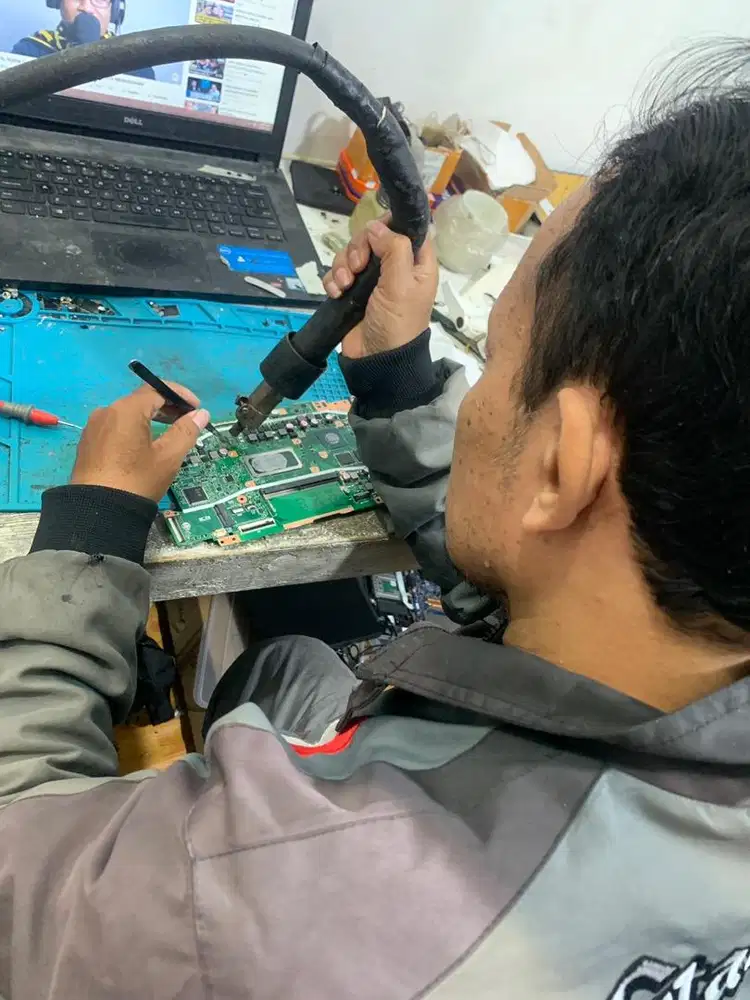 Lowongan kerja Teknisi Laptop