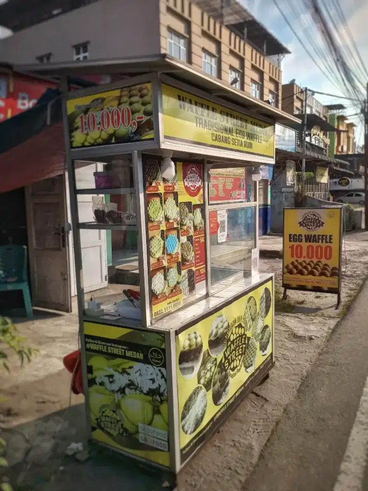 PENJAGA STAND WAFFLE STREET