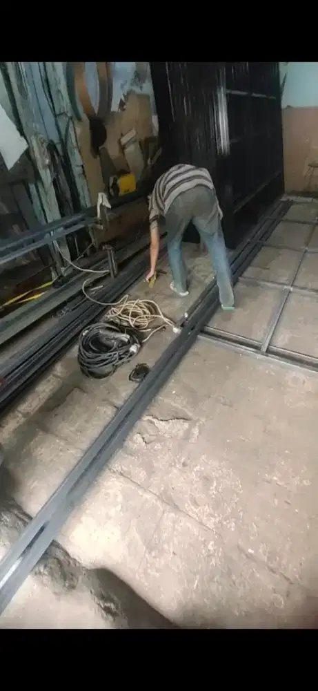 Dibutuhkan tukang las reklame berpengalaman
