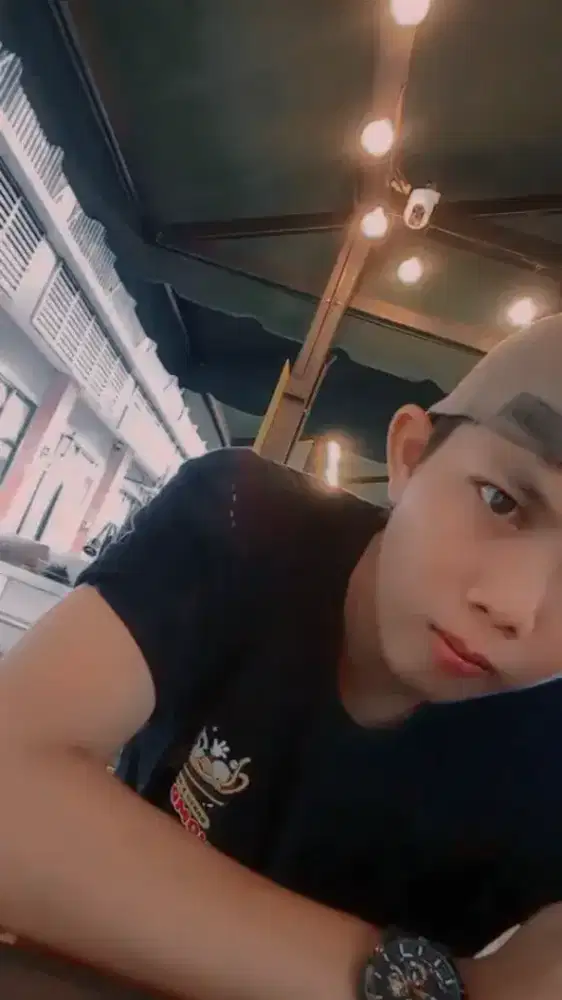 SEDANG MENCARI PEKERJAAN PAGI KE SIANG BUAT LAKI LAKI