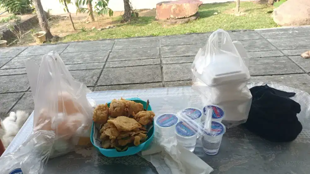 Cari karyawan kantin