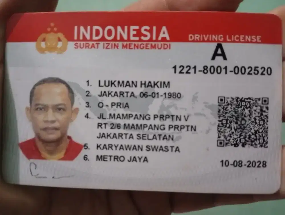 Mencari pekerjaan supir pribadi/kantor.