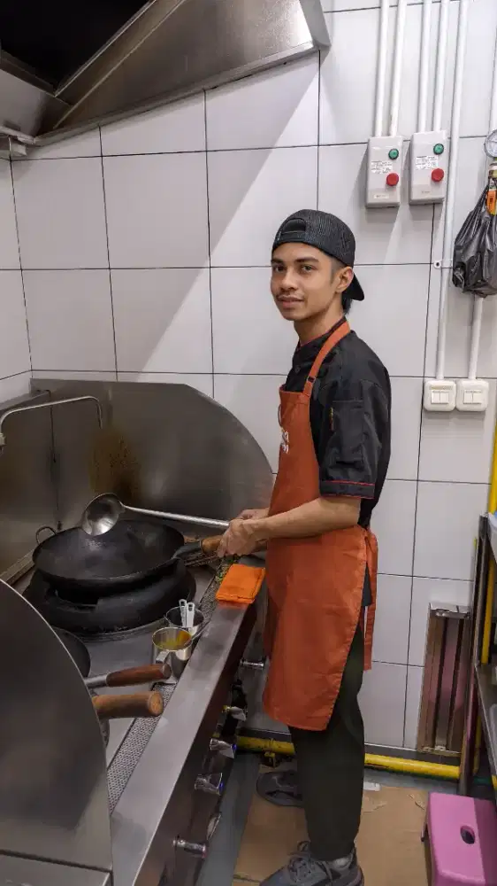Saya sedang mencari loker di kitchen