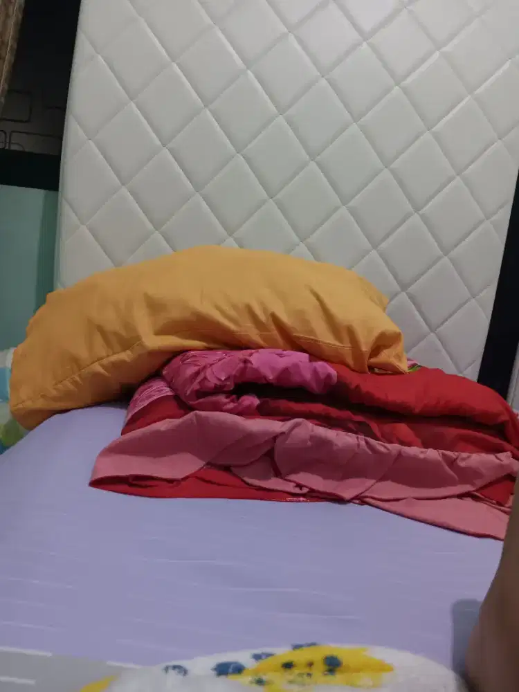 Momomong anak dan antar jemput anak