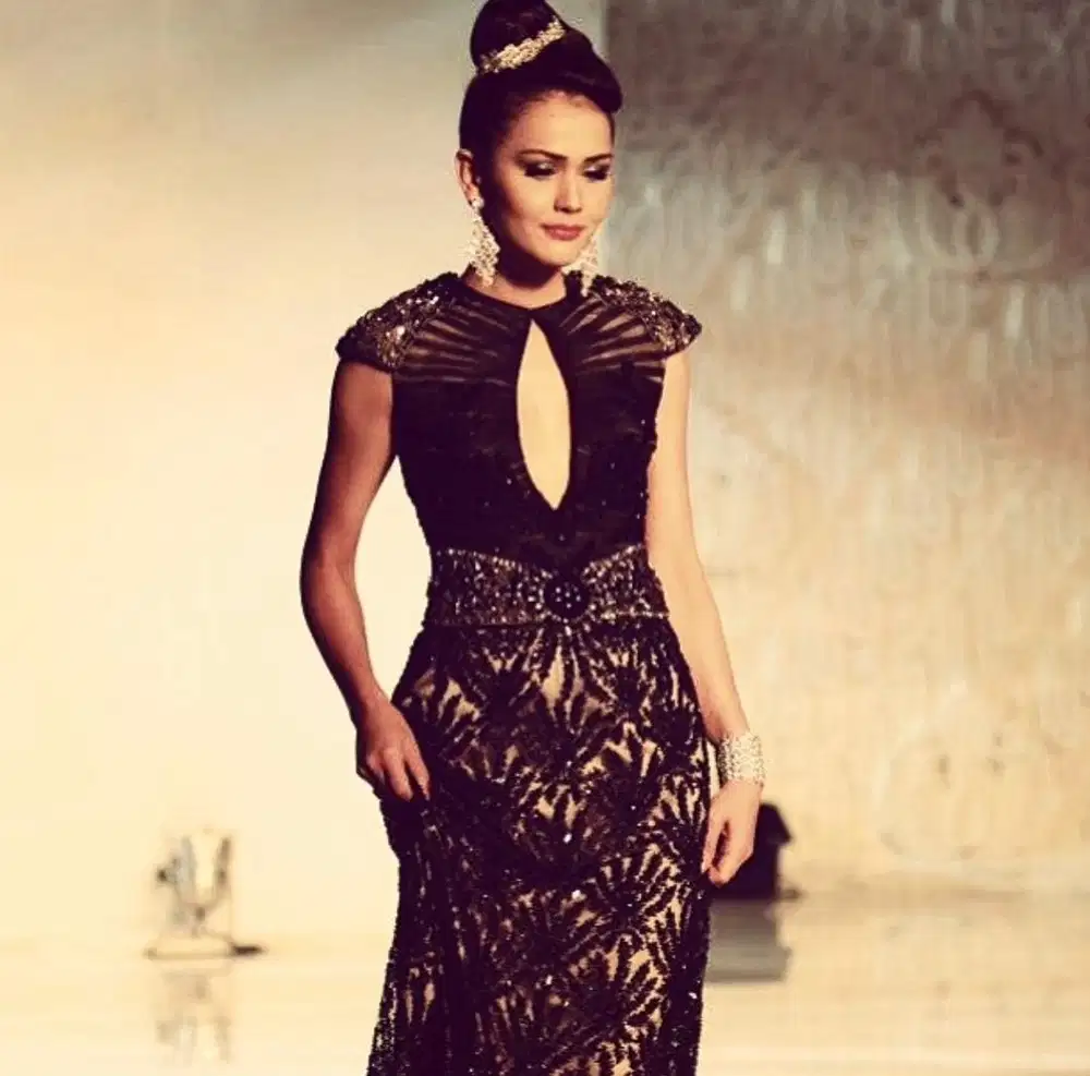Dicaru Tukang Jahit BajuPesta, Gaun,Kebaya