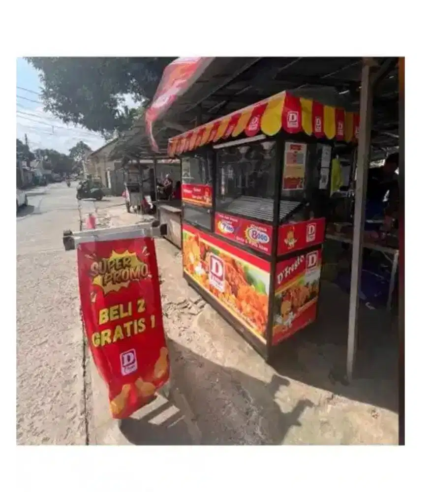Penjaga Lapak Fried Chicken