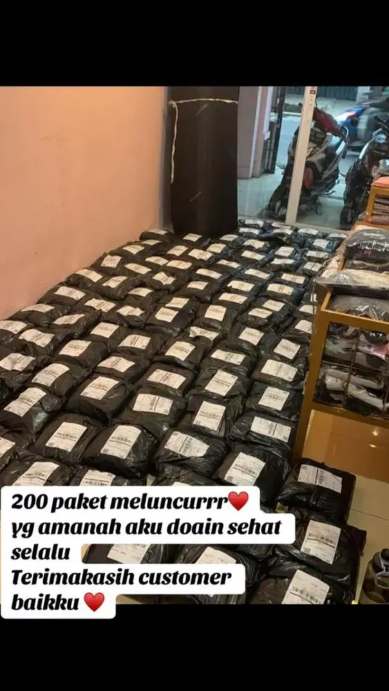 HOST LIVE STREAMING