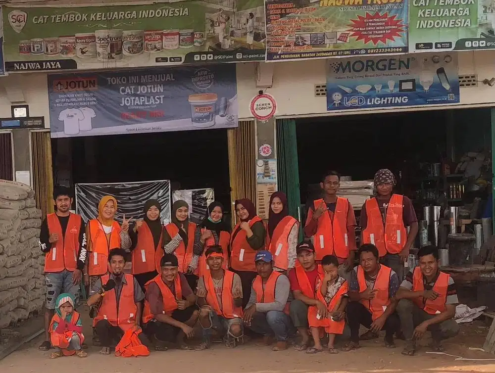 DIBUTUHKAN 1 PRAMUNIAGA TOKO BANGUNAN DI JAKABARING