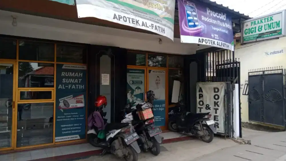 Apotik  apotek Smk farmasi dan D3 farmasi. Khusus laki laki