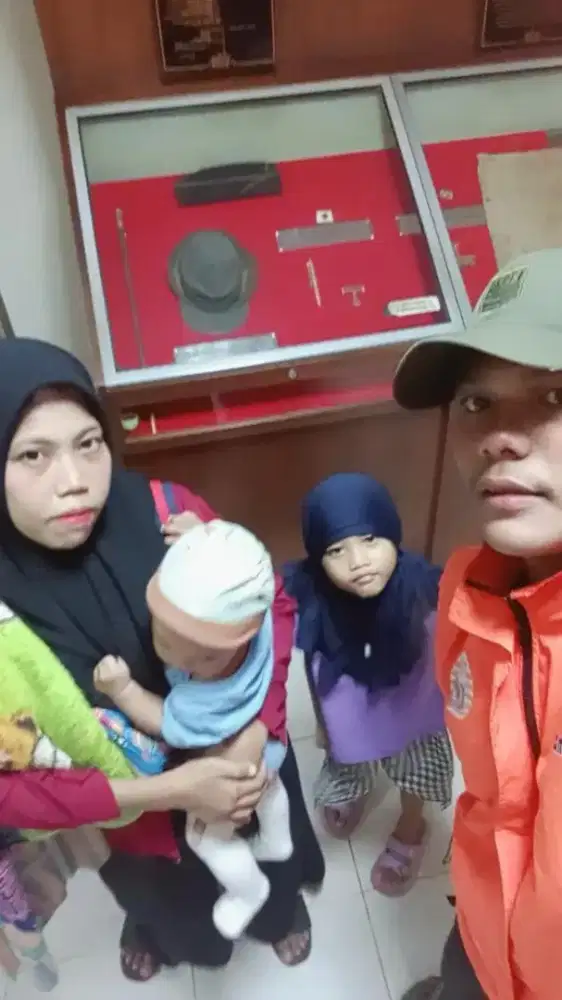 Saya Lagi Cari Pekerjaan