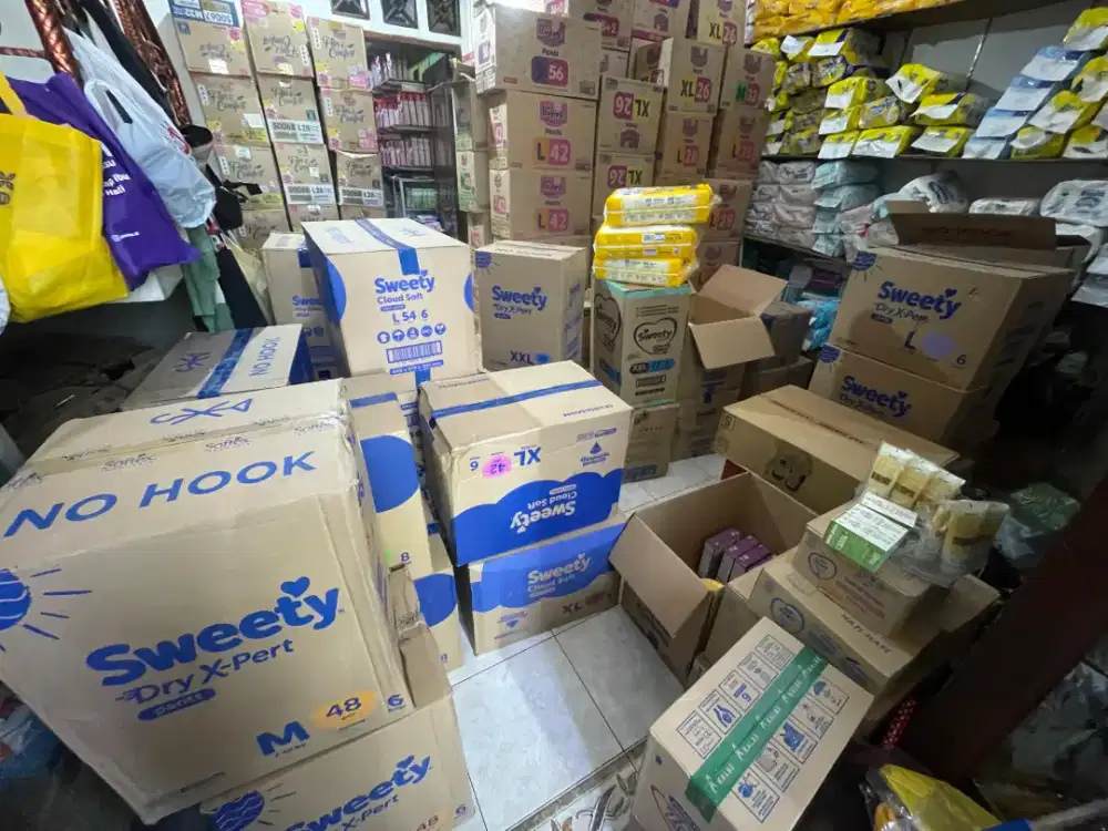 Di butuhkan crew store baby shop & Tukang bersih-bersih pulang pergi