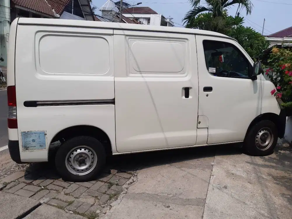 SUPIR BARANG ( LAUNDRY )