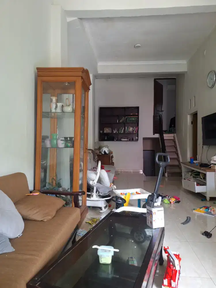 Pembantu rumah tangga dan laundry
