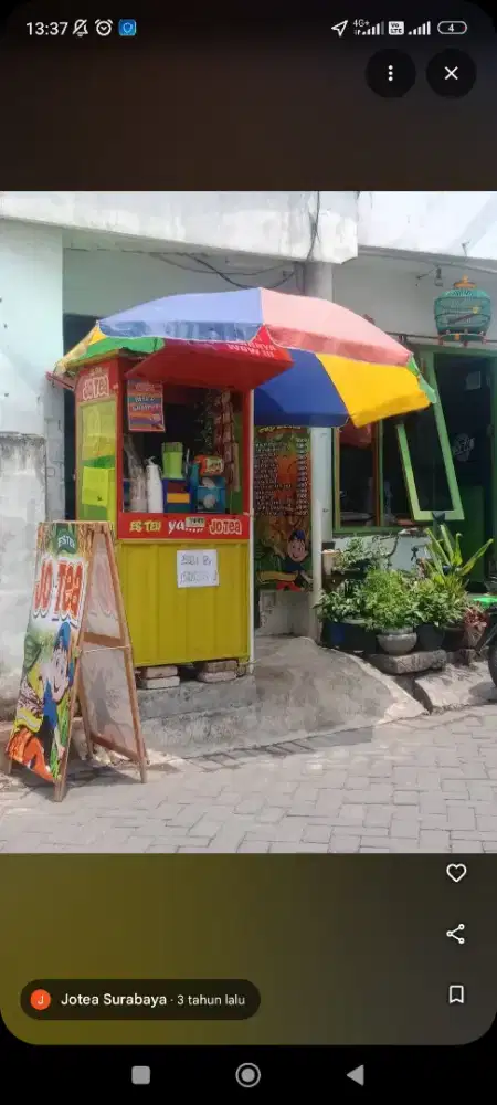 Operator wanita