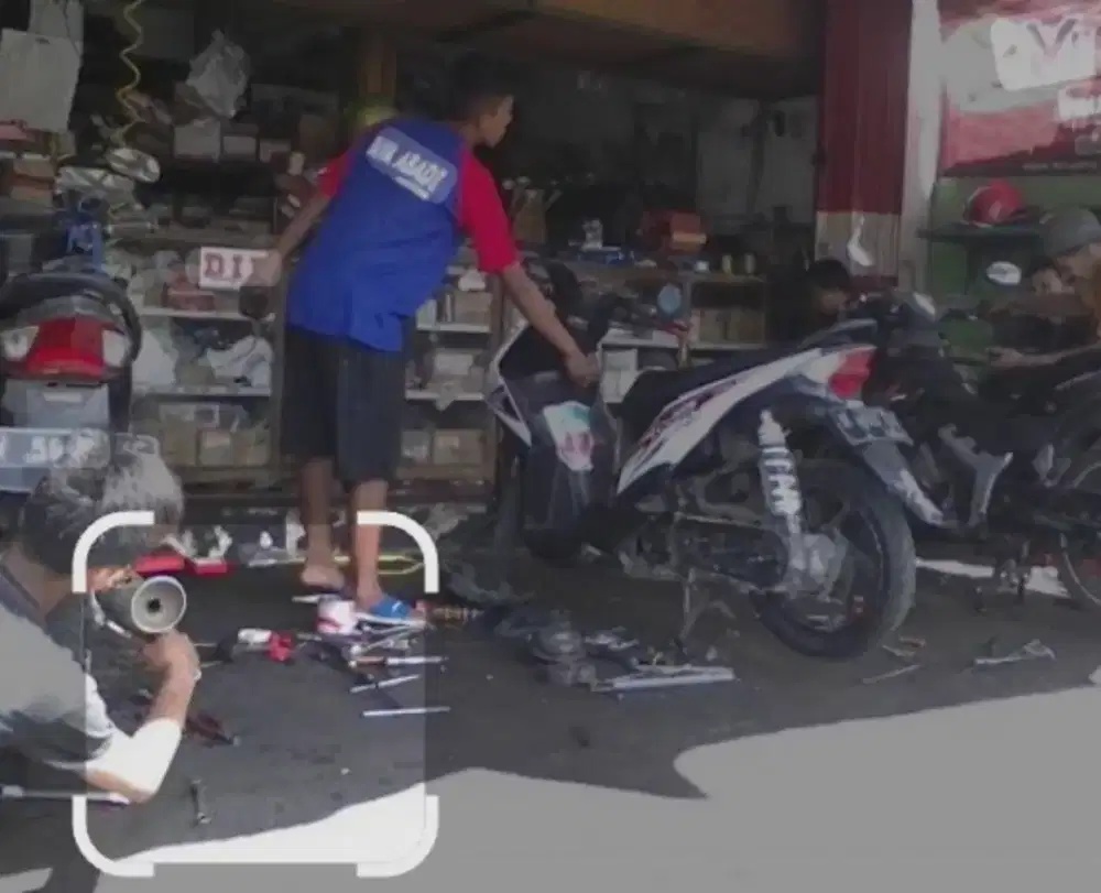Karyawan mekanik