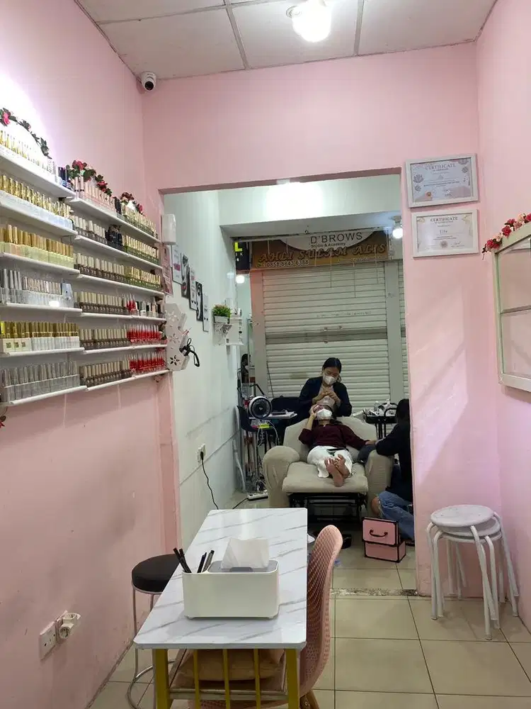 Open loker therapist sulam alis,eyelash dan nail art berpengalaman