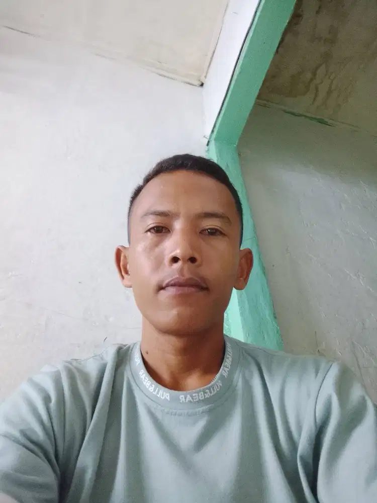 Mempunyai SIM (A) aktip ,, nyari pekerjaan drever/sopir pribadi,dll