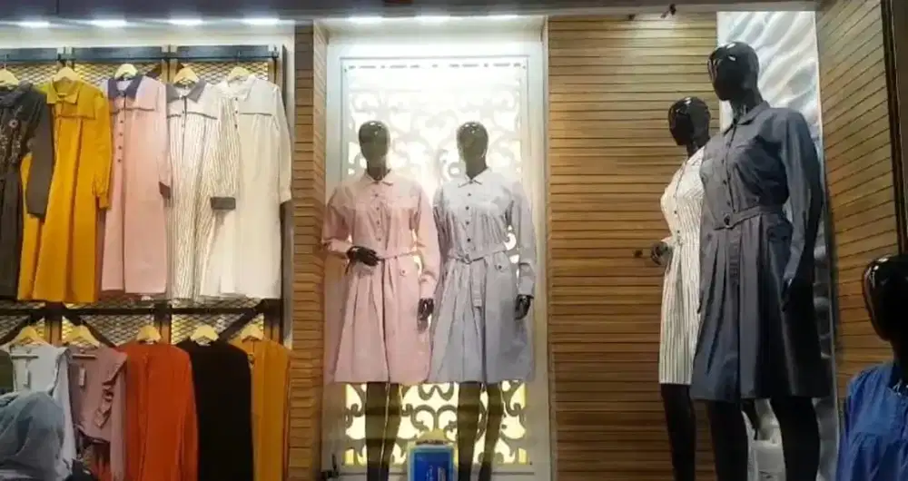 Model dan Mengelola Akun Onlineshop