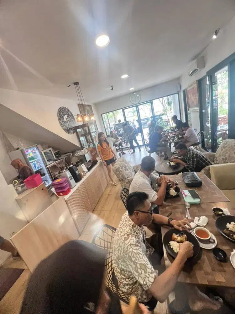 Barista Kopi Wanita Bisa Latte Art di Cikarang Selatan