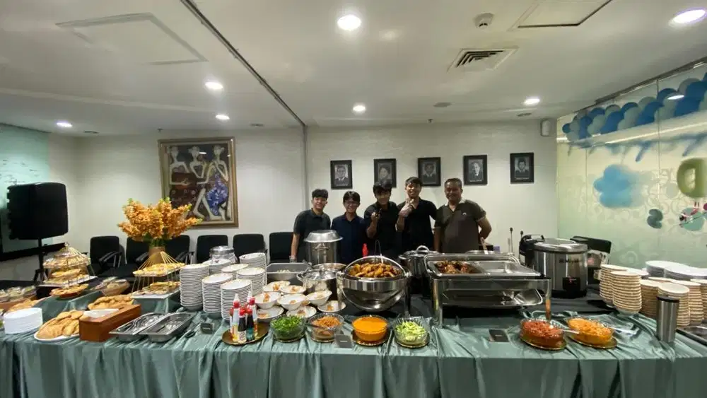 Part time Waitress Laki atau Perempuan untuk Catering Prasmanan