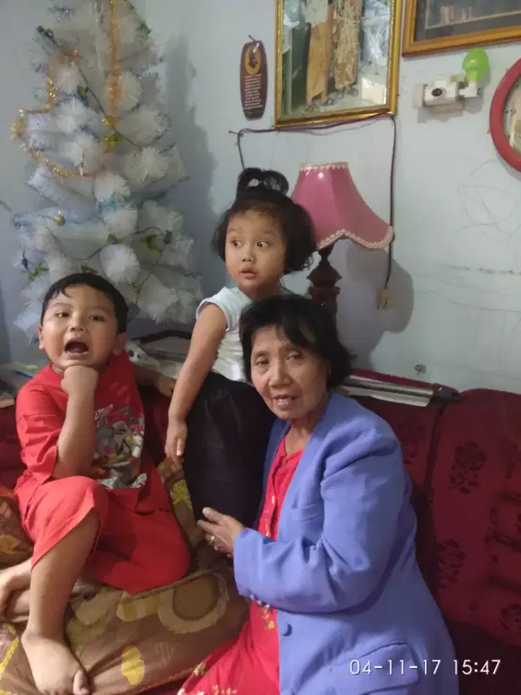 Jasa menjaga balita/ lansia