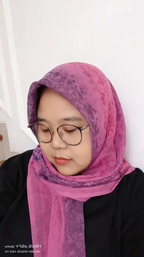 Menerima jasa panggilan pekerjaan rumah tangga dan lainya.