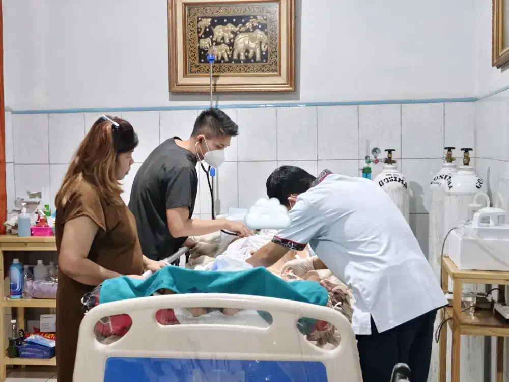Mencari Pekerjaan Perawat / Caregiver