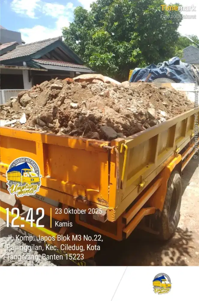 Jasa buang puing dan buang sampah