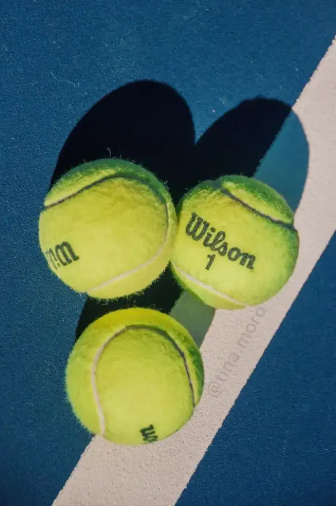 Tennis Ballboy / membantu mengambil bola