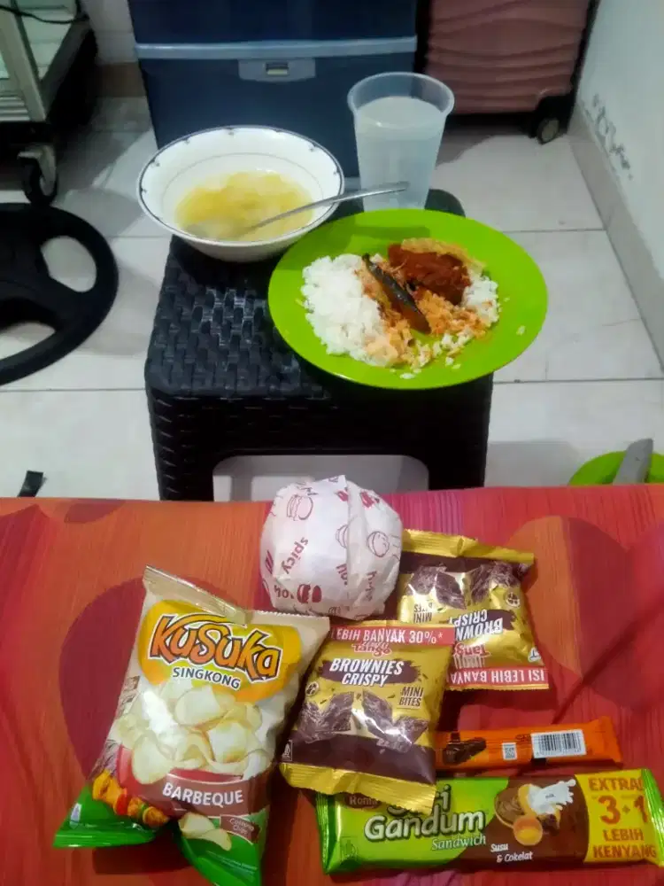 Di cari perempuan jaga stand burger