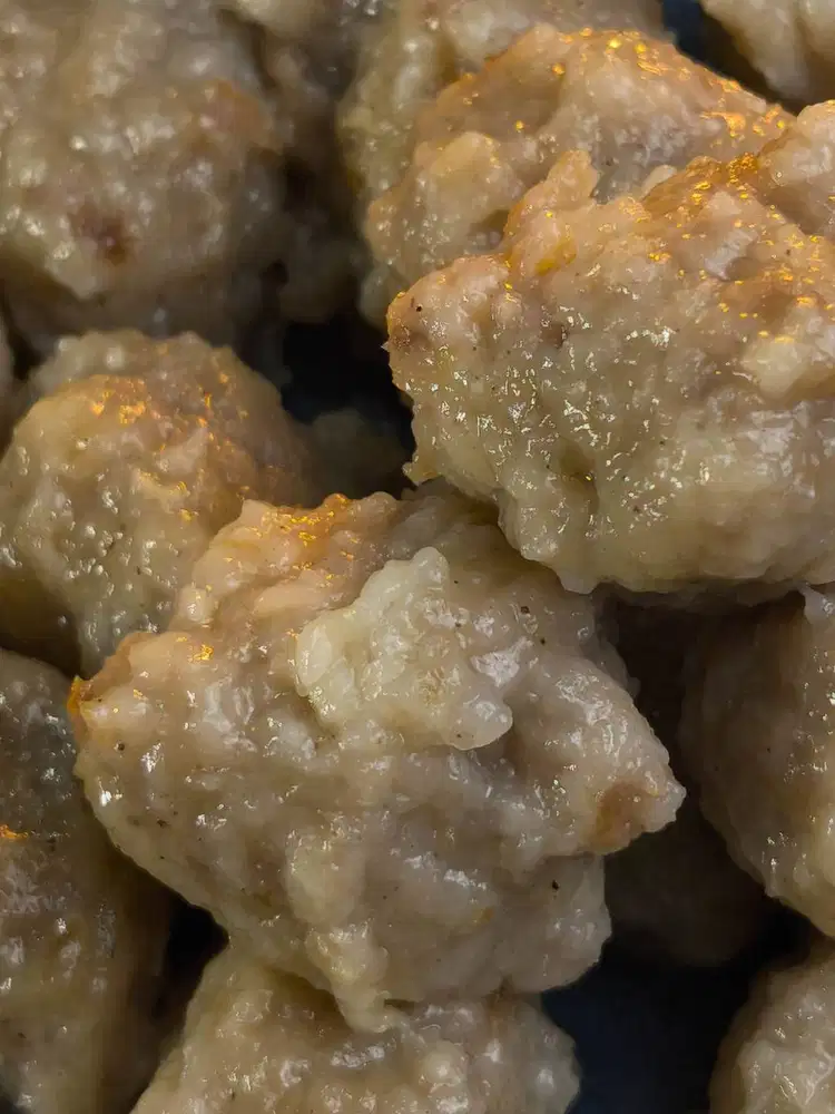 Dicari lowongan kitchen helper dan berjualan