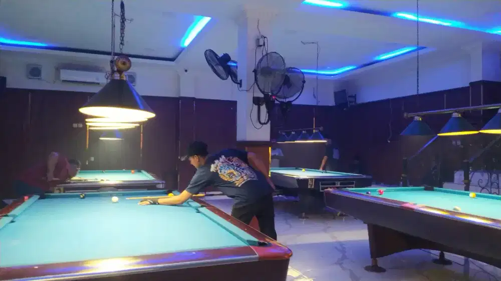 Wasit billiard(bola sodok)