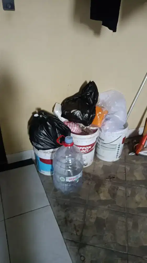 Serabutan untuk merawat kostan