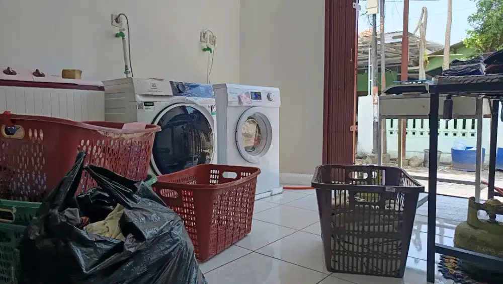 Di butuhkan karyawati