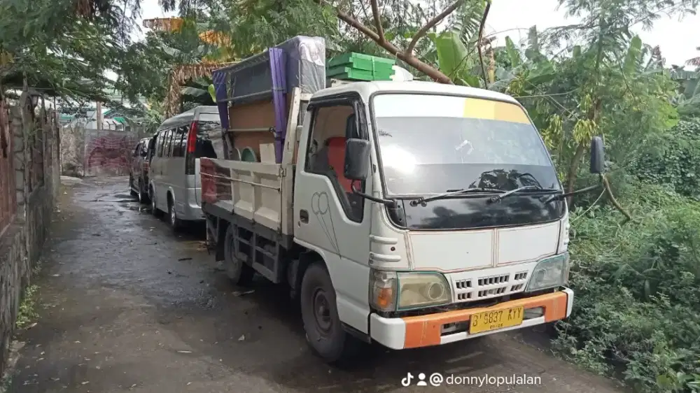 Sewa truk engkel angkut barang dan pindahan