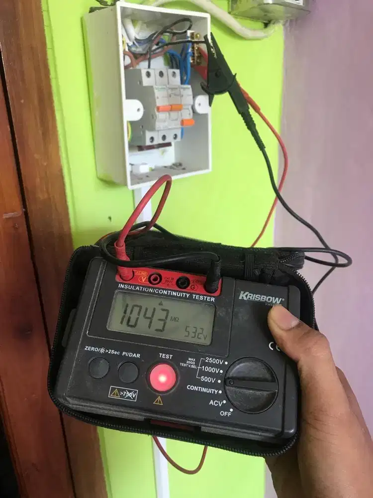 Teknisi / tukang listrik Bali