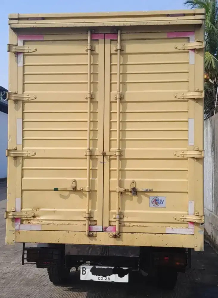 Lowongan supir sim B1