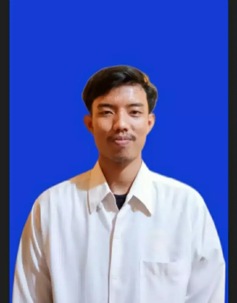 Mencari lowongan driver.