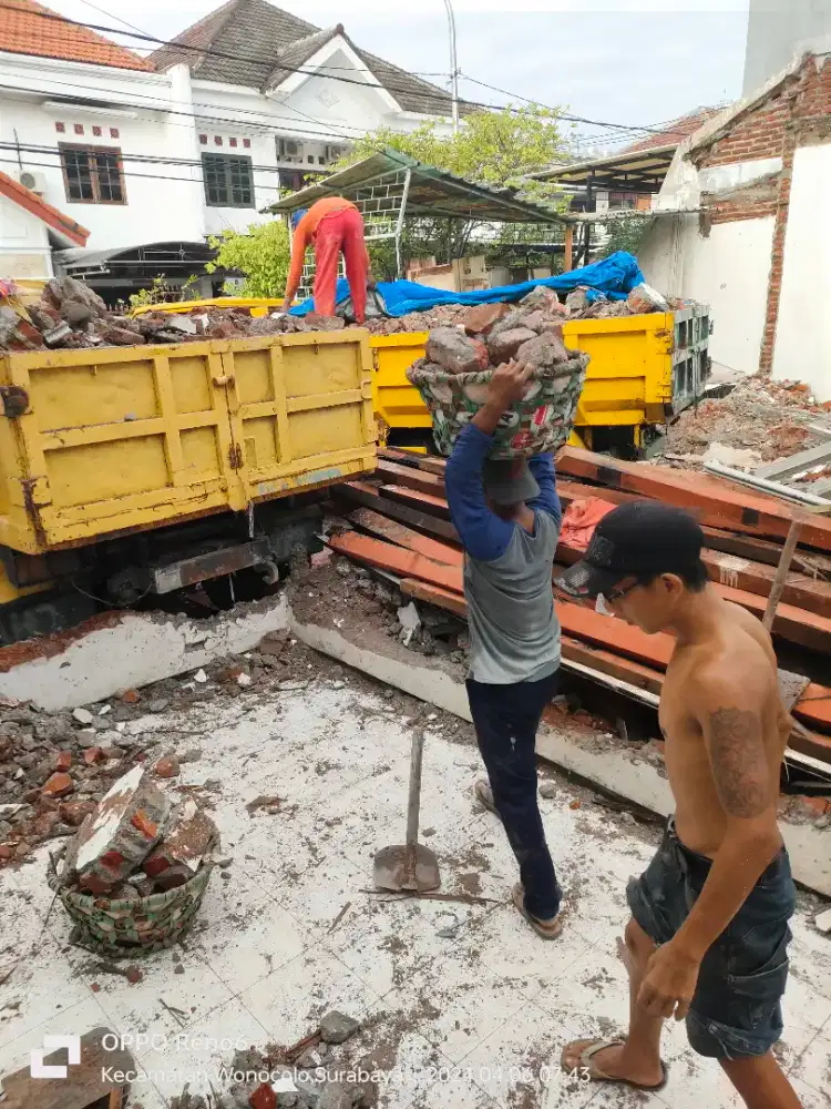Jasa buang angkut:gragal,tanah ,sampah,tebang pohon,juga urukan