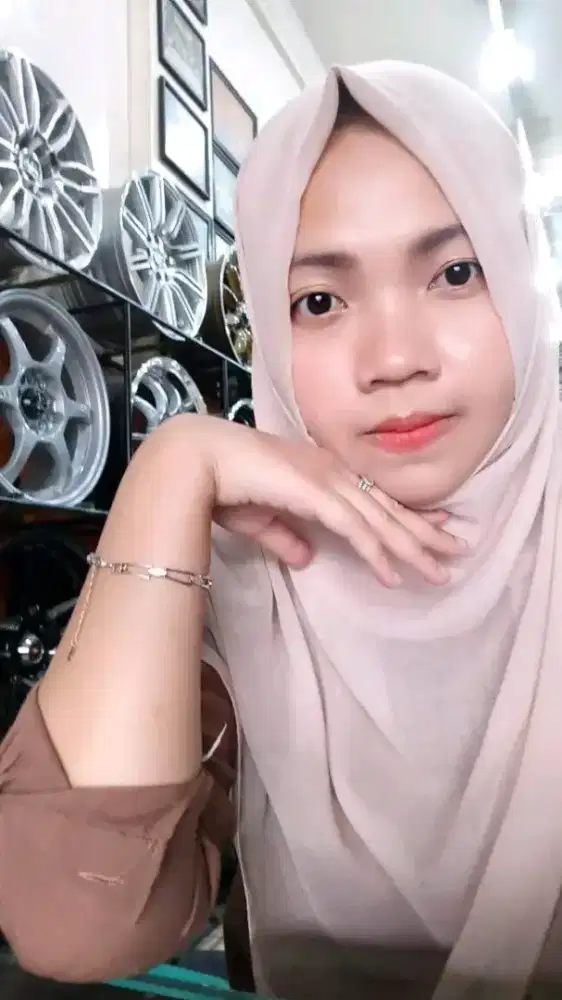 Mencari pekerjaan apa saja yg penting halal