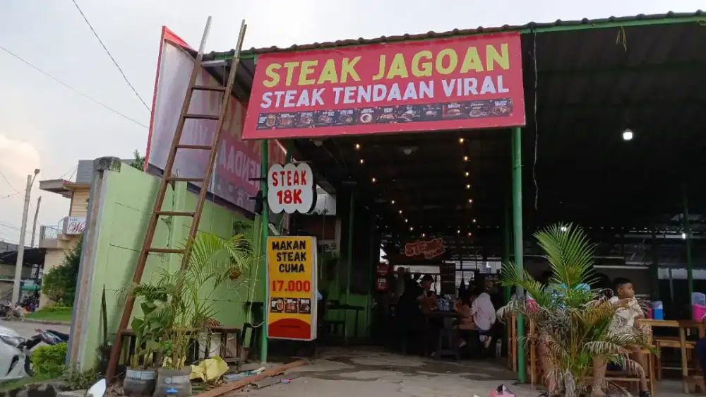 Dibutuhkan penjaga outlet steak tendaan