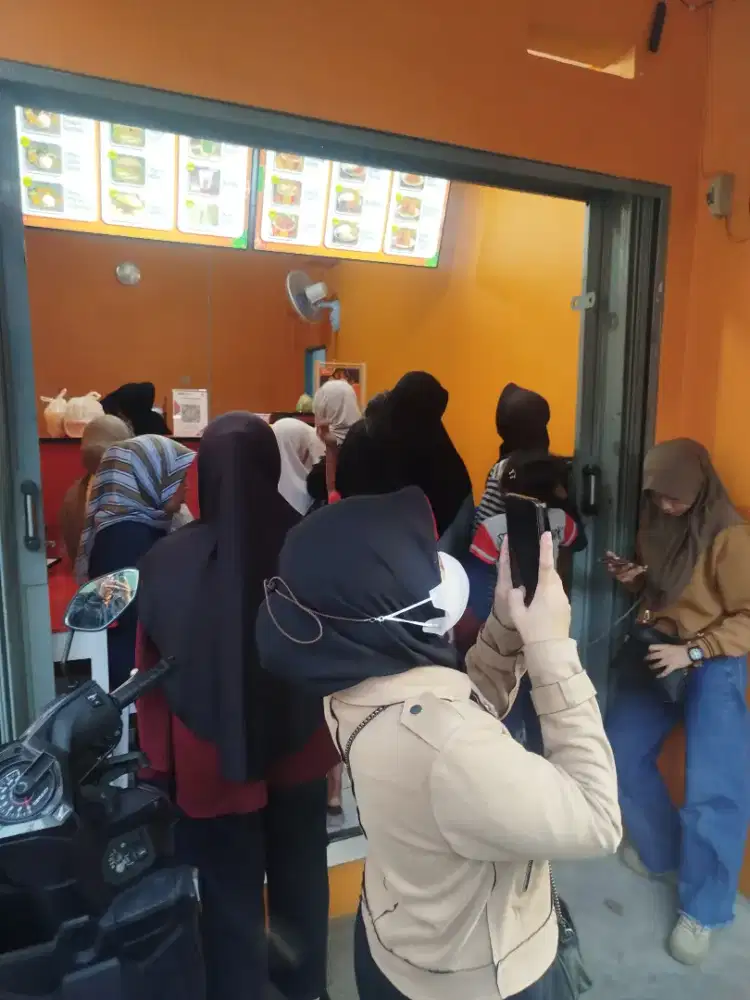 Dibutuhkan Karyawan Outlet
