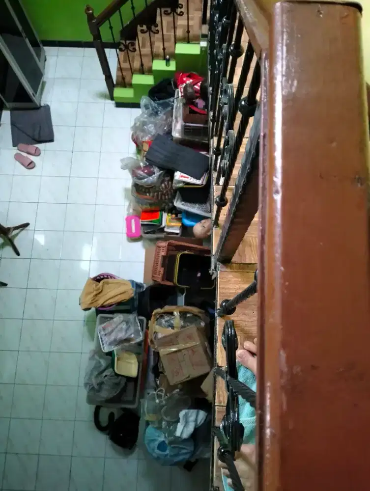 Penjual baju baju preloved