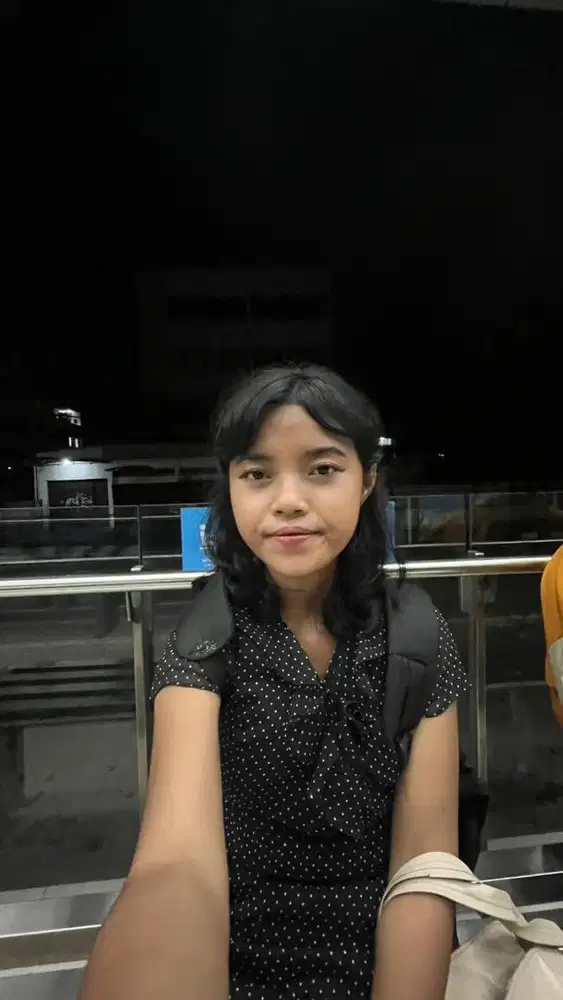 …. cari pekerjaan baby sitter aja jaga anak