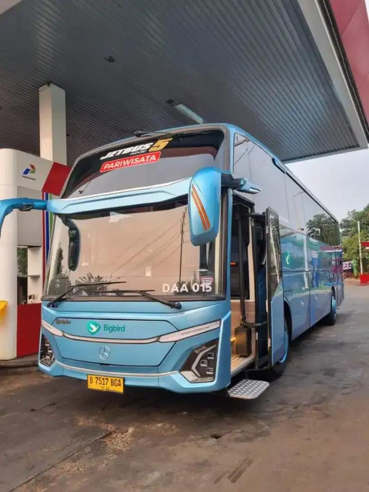 Dibutuh Driver taxi profesional Pria dan Wanita