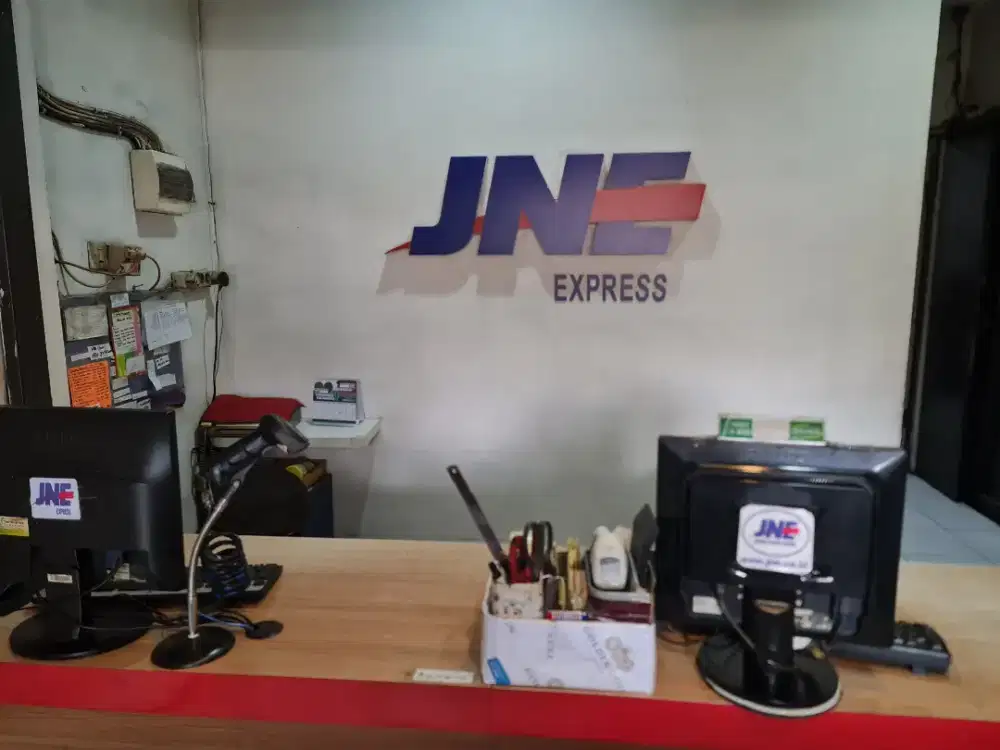 DIBUTUHKAN PEGAWAI JNE
